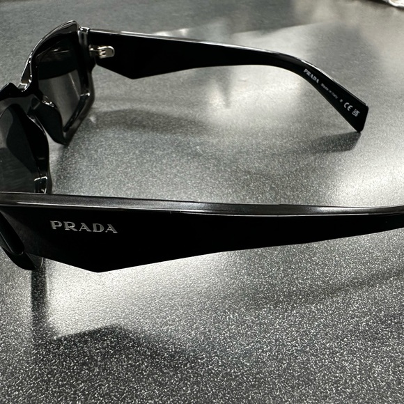 Prada PR 27ZS Sunglasses - Picture 8 of 9